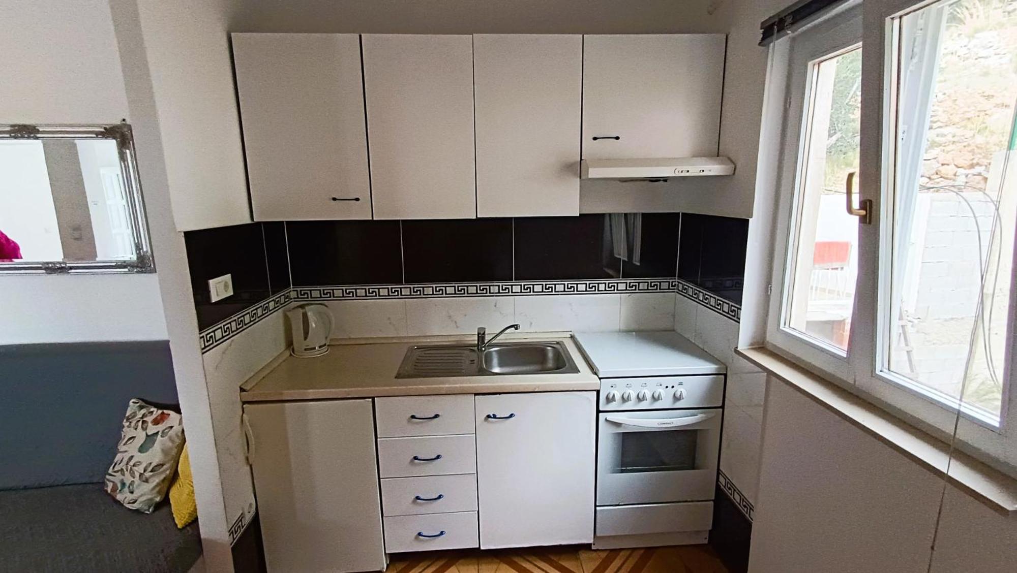 Apartments Ella Макарска Екстериор снимка