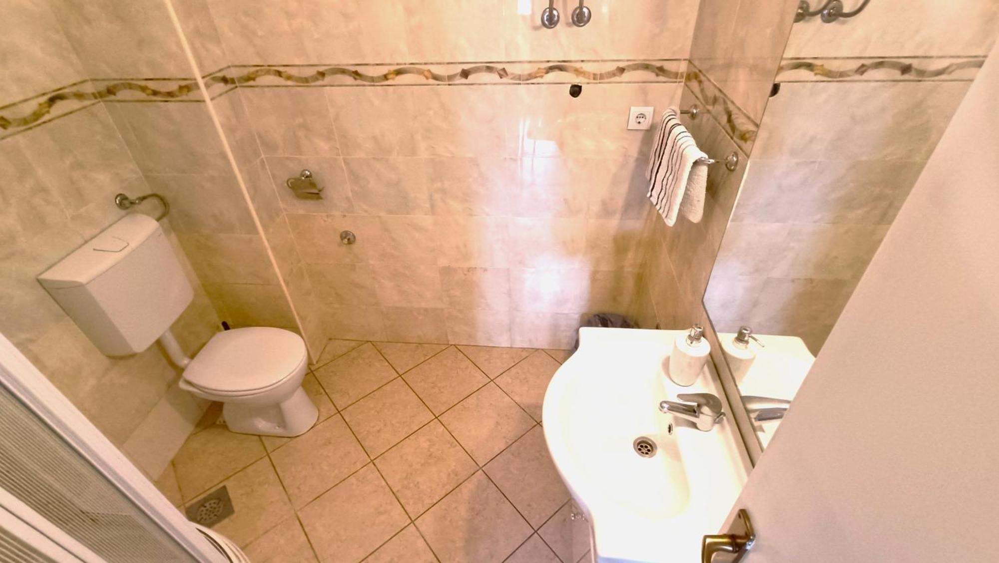 Apartments Ella Макарска Екстериор снимка