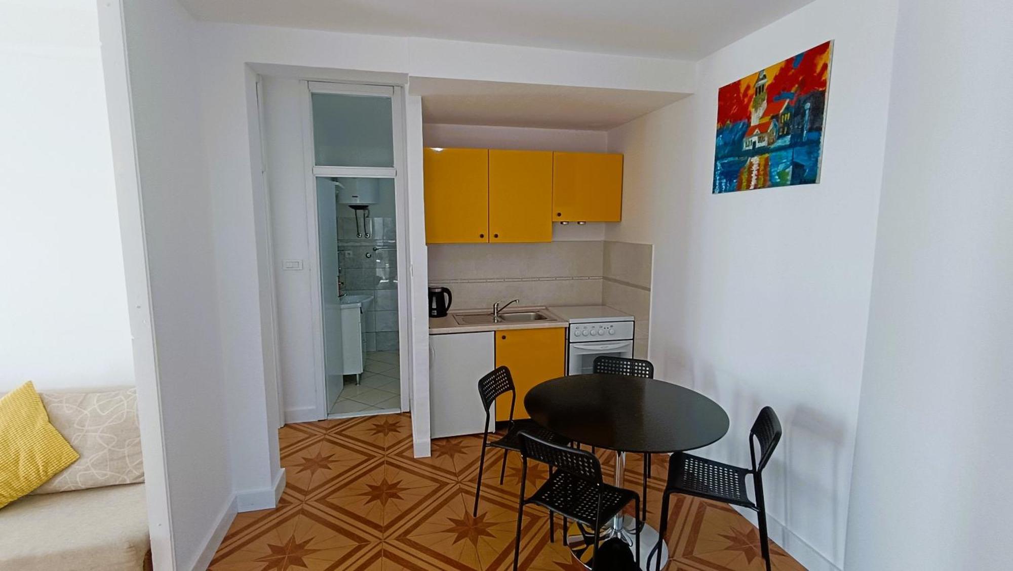 Apartments Ella Макарска Екстериор снимка