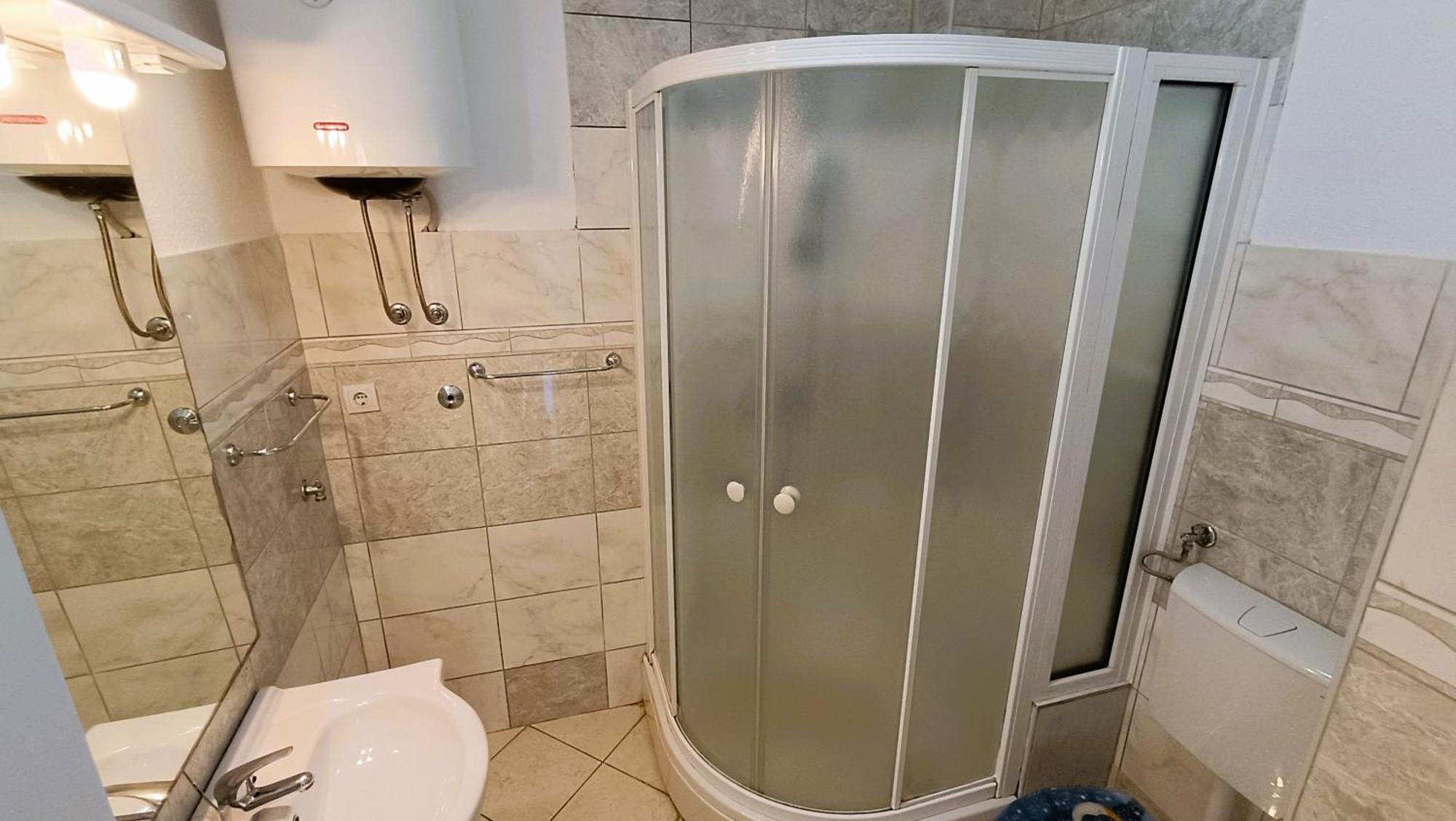 Apartments Ella Макарска Екстериор снимка